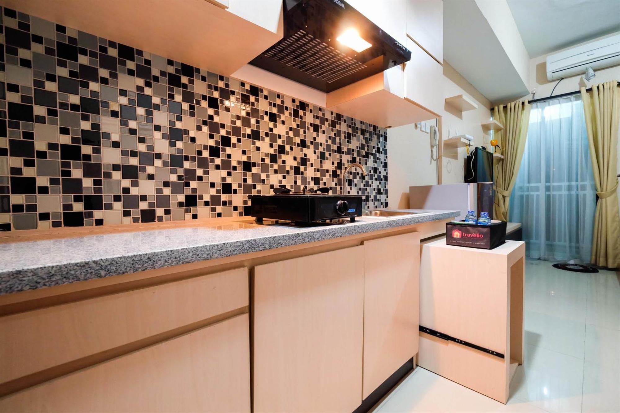 Apartemen Cozy Grand Dhika By Travelio Bekasi